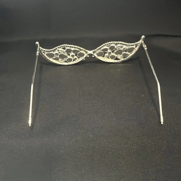 MASQUERADE GLASSES W/FREE CASE ✨✨✨ - Picture 6 of 9